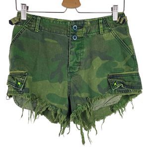 Free People OB960040 Commander Cut Off High Rise Green Camo Denim Shorts Sz 2